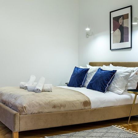 Tyzenhauz Suites Topolowa Краков Экстерьер фото