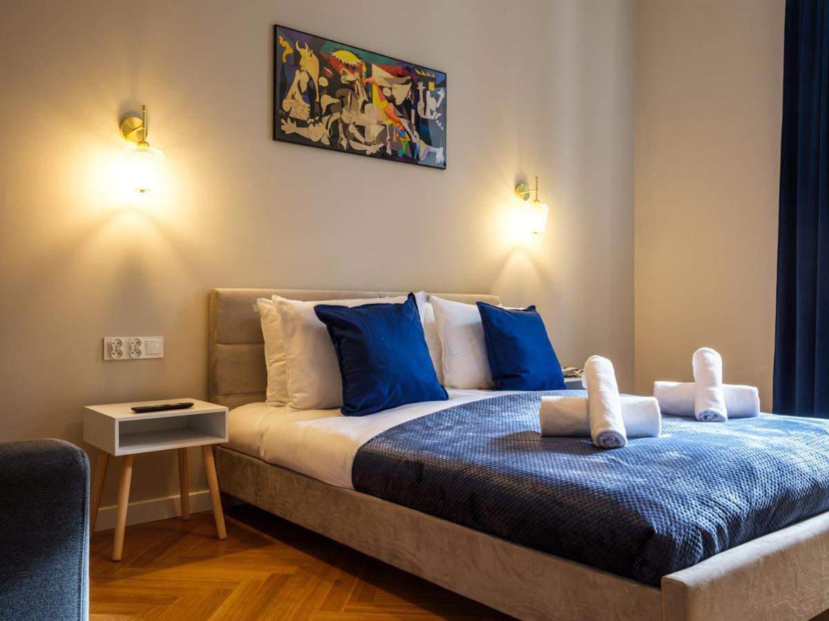 Tyzenhauz Suites Topolowa Краков Экстерьер фото
